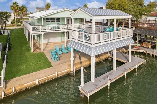 218 Kameha Dr, Tiki Island, TX, 77554-7169 | Card Image