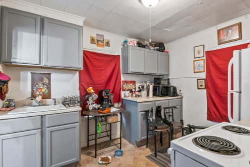 16 Main Street, Topsham, ME, 04086 | Card Image