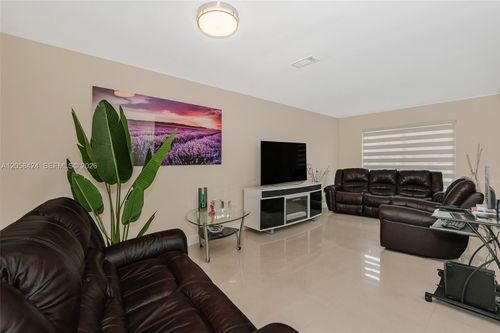 11559 Sw 7th St, Miami, FL, 33174-1007 | Card Image