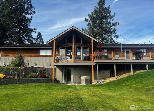 8 Mundinger Ln, Omak, WA, 98841-9418 | Card Image