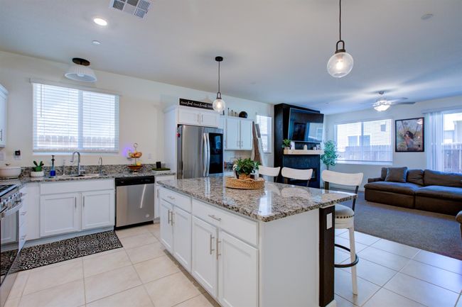 345 Sullivan Dr, House other with 4 bedrooms, 3 bathrooms and null parking in Merced CA | Image 4