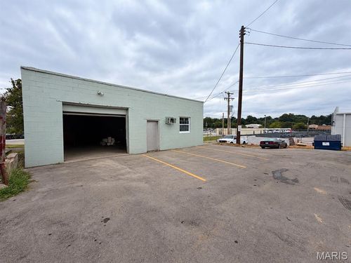 9797 Saint Charles Ln, Saint Ann, MO, 63074 | Card Image