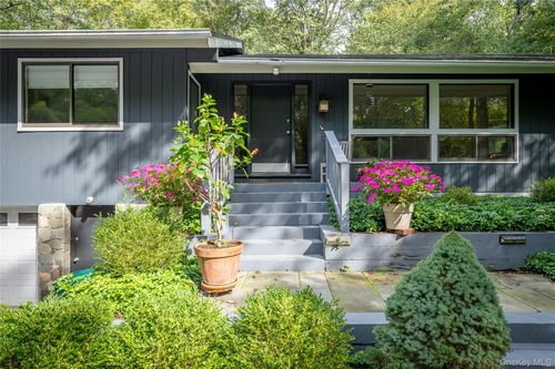 29 Alice Rd, Mount Kisco, NY, 10549-4821 | Card Image