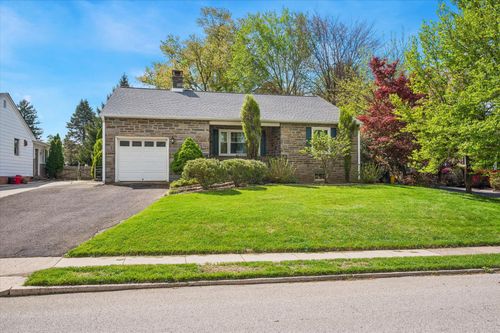 24 Mccloskey Rd, FLOURTOWN, PA, 19031-2018 | Card Image