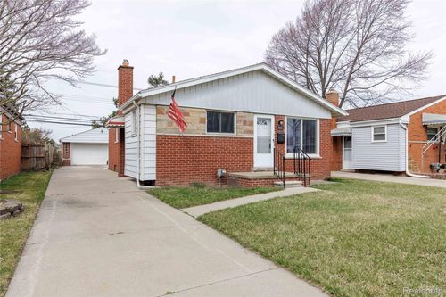31915 Saint Margaret St, Saint Clair Shores, MI, 48082-2240 | Card Image