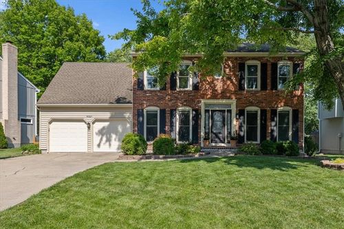 9327 Tomashaw Ln, Lenexa, KS, 66219-1954 | Card Image