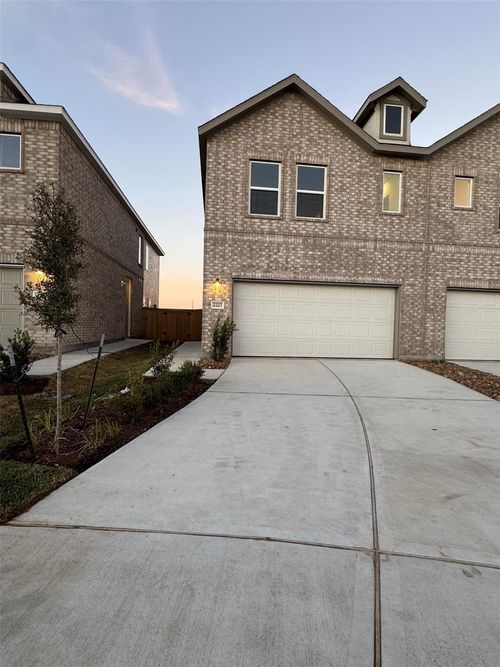 2203 Salinas Dr, Rosharon, TX, 77583 | Card Image