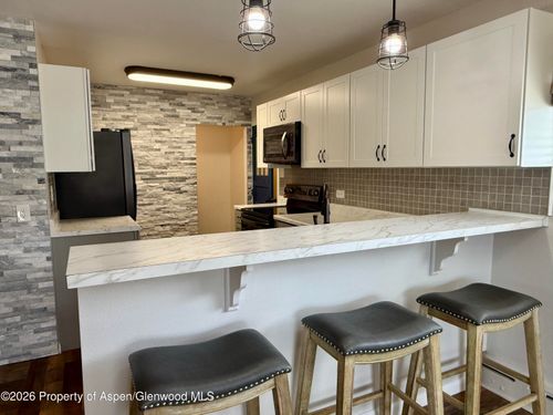 545 Water St, Meeker, CO, 81641-3432 | Card Image