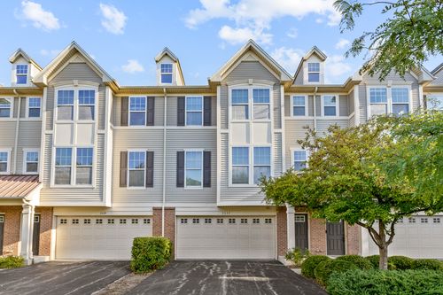 3337 Kentshire Cir, Aurora, IL, 60504-6899 | Card Image