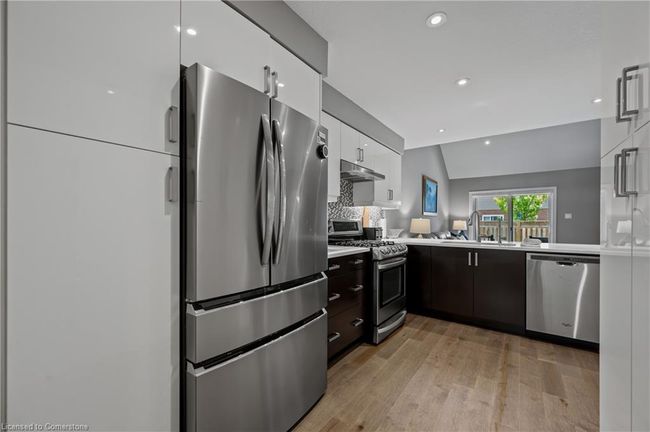 32 Westminster Cres, Townhouse with 2 bedrooms, 4 bathrooms and 4 parking in Fergus ON | Image 16