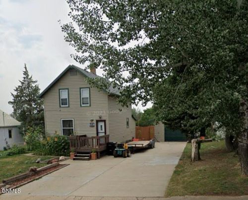 403 4th St Ne, Belfield, ND, 58622-7205 | Card Image