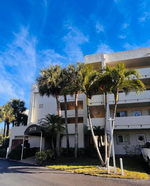 apt-303-3178 Via Poinciana, Lake Worth, FL, 33467-1976 | Card Image