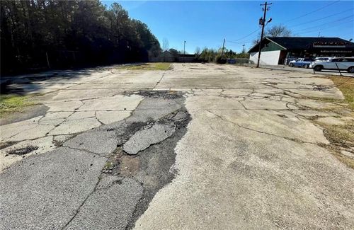 650 Roberts Dr, Riverdale, GA, 30274-2914 | Card Image