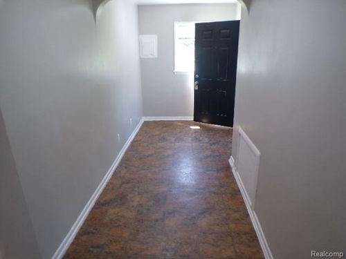 4515 Kempf St, Waterford, MI, 48329-1805 | Card Image