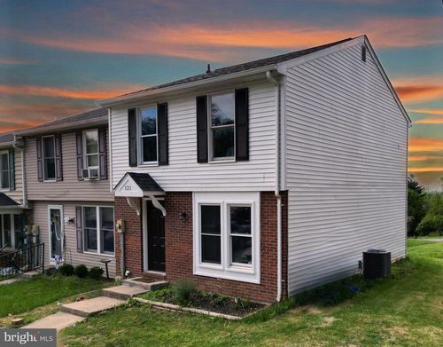 121 Valley View Ct, Boonsboro, MD, 21713-1324 | Card Image
