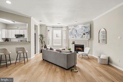 812-676 Gateway Dr Se, LEESBURG, VA, 20175-4062 | Card Image