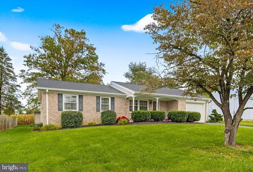 918 W Fairway Dr, LANCASTER, PA, 17603-5902 | Card Image