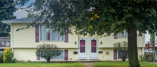 499 Farmington Ave, Cranston, RI, 02920-7705 | Card Image