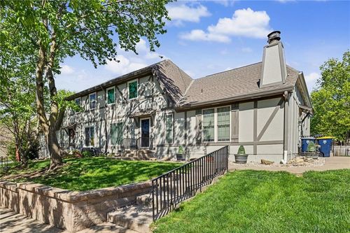 7004 N Fisk Ct, Kansas City, MO, 64151-1643 | Card Image