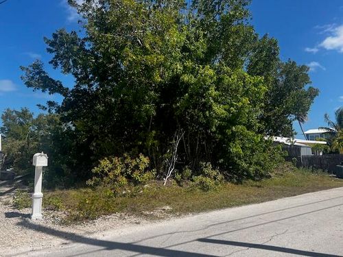 31145 Hibiscus Dr, Big Pine Key, FL, 33043-4663 | Card Image