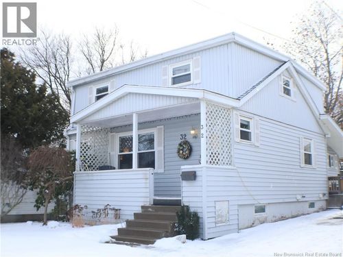 32 Connaught Ave, Moncton, NB, E1C3N5 | Card Image