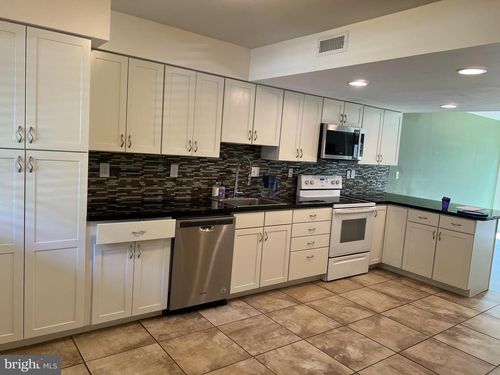 5 Queen Anne Ct, Evesham, NJ, 08053-2834 | Card Image