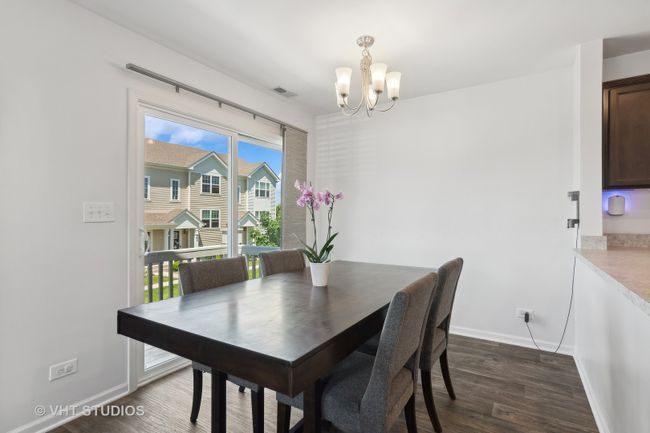 576 Spring Leaf Dr, Townhouse with 3 bedrooms, 2 bathrooms and 2 parking in Joliet IL | Image 4