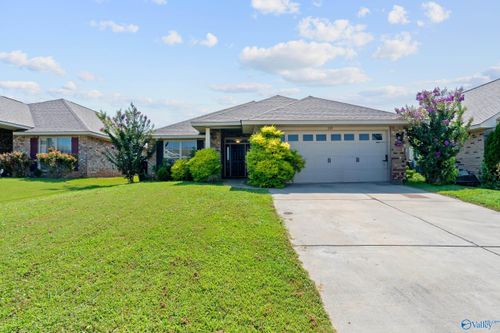 105 Brooklawn Dr, Harvest, AL, 35749-7966 | Card Image