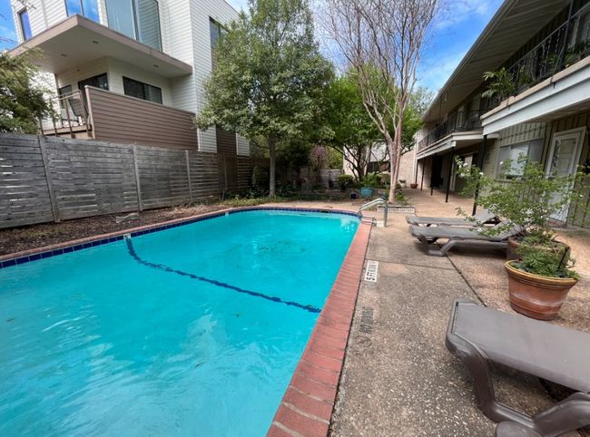 APT-206 - 1514 Forest Trl, Condo with 2 bedrooms, 2 bathrooms and 1 parking in Austin TX | Image 18