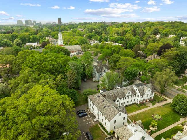 623 Whitney Ave, Home with 21 bedrooms, 13 bathrooms and 12 parking in New Haven CT | Image 39