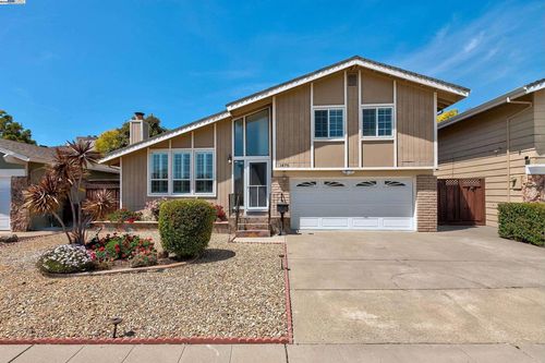 1475 Fry Ln, Hayward, CA, 94545-2535 | Card Image