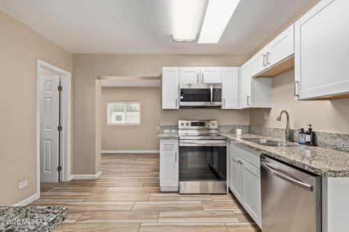 1239 N Beverly Avenue, Tucson, AZ, 85712 | Card Image