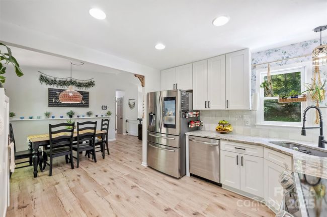 27037 Tidal Way, House other with 4 bedrooms, 2 bathrooms and null parking in Tega Cay SC | Image 15