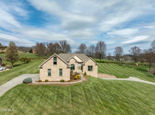 213 Keeland Dr, Johnson City, TN, 37615-4221 | Card Image