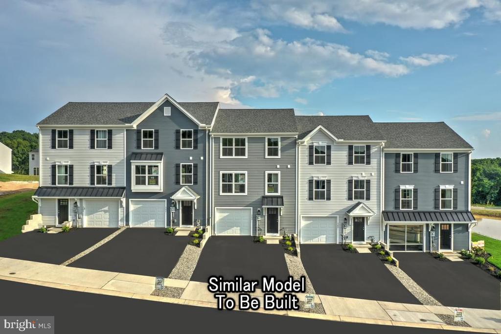Sussex Pl, Shrewsbury, PA 17361