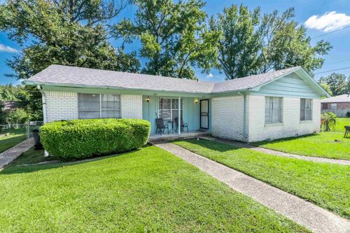 618 &amp; 620 Newcastle Dr, Sherwood, AR, 72120 | Card Image