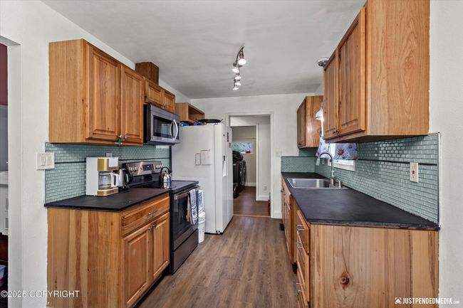 Kitchen | Image 8