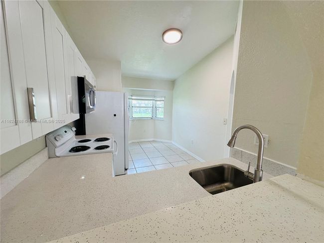 UNIT-203 - 1251 Se 28 Th Ct, Condo with 2 bedrooms, 2 bathrooms and null parking in Homestead FL | Image 6