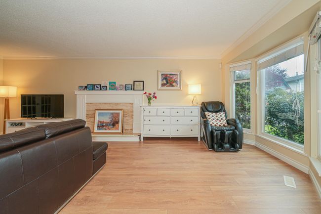 9468 Romaniuk Place, House other with 4 bedrooms, 3 bathrooms and 4 parking in Richmond BC | Image 5