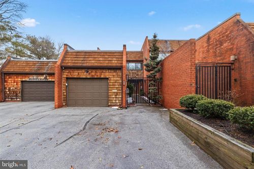 410 Old Crossing Dr, Baltimore, MD, 21208-3326 | Card Image