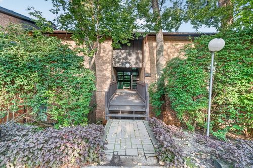 93-f-5515 E Lake Dr, Lisle, IL, 60532-2664 | Card Image