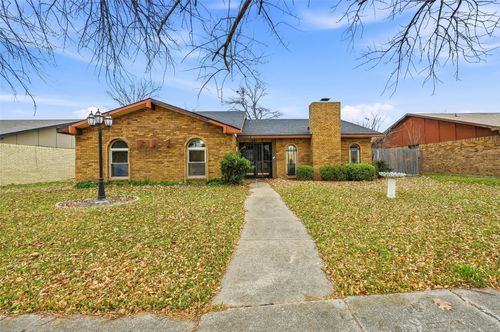 2102 Lewis Trl, Grand Prairie, TX, 75052-1922 | Card Image