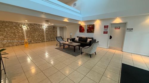 apt-208-140 Lakeview Dr, Weston, FL, 33326-2519 | Card Image