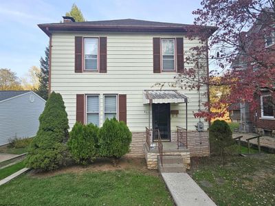 409 Maple Avenue, House other with 3 bedrooms, 1 bathrooms and 3 parking in Grafton WV | Image 2