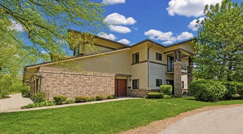 74-500 W Bender Road, GLENDALE, WI, 53217 | Card Image