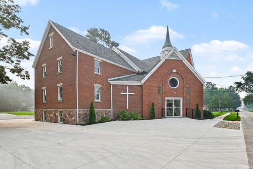 206 Mill St, Middlebury, IN, 46540-8436 | Card Image