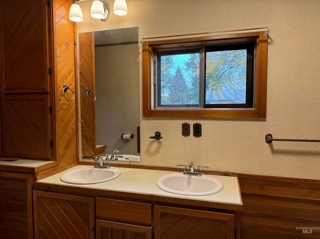 1217 N 6 Th St, House other with 4 bedrooms, 2 bathrooms and 3 parking in Payette ID | Image 8