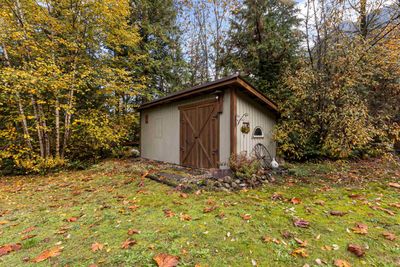 19601 Silver Skagit Rd, House other with 2 bedrooms, 1 bathrooms and 10 parking in Hope BC | Image 3