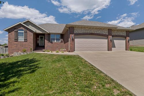 1261 S Erika Ave, Springfield, MO, 65802-7129 | Card Image