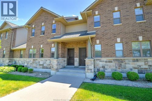 112-8475 Wyandotte St E, Windsor, ON, N8S0A4 | Card Image
